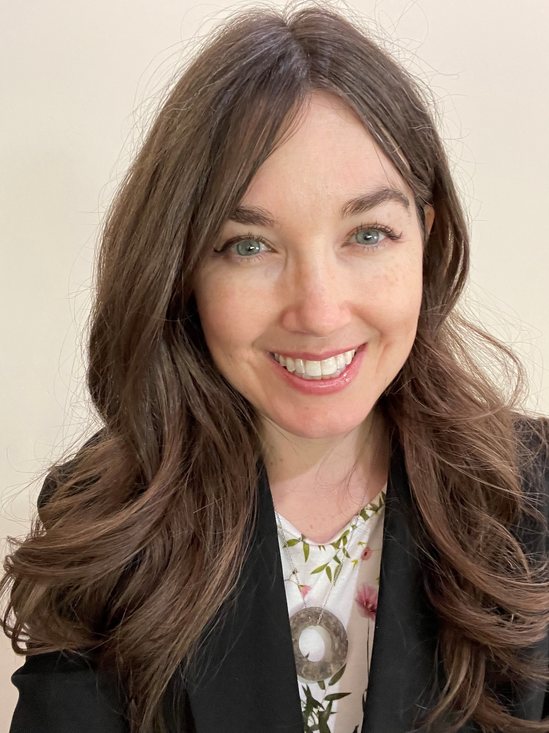 Dr. Victoria Theisen-Homer